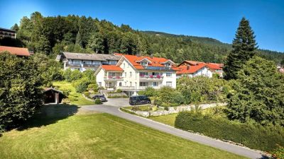 Haus Irene in Bodenmais — Ferienhaus am sonnigen Südhang mit Blick auf den Bayerischen Wald